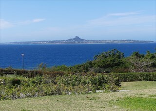伊江島全景_R.JPG